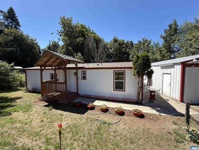 Well-kept and updated 2 bedroom, 1.75 bath manufactured home on - photo 18