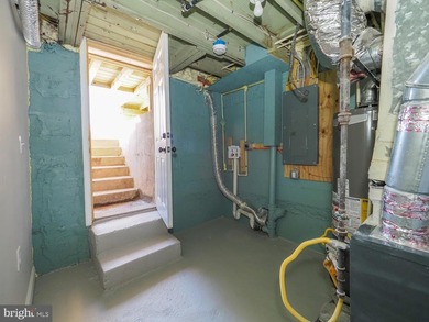 Welcome Home! ***Amazing Price!!*** TOTALLY Renovated home is a - photo 19