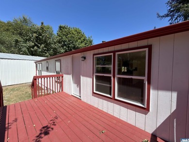 Well-kept and updated 2 bedroom, 1.75 bath manufactured home on - photo 24