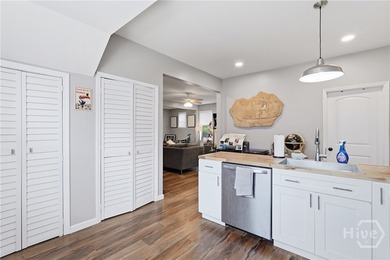 Welcome to an exceptional investment opportunity in a convenient - photo 11