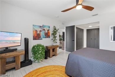 Completely remodeled with designer finishes and breathtaking - photo 17