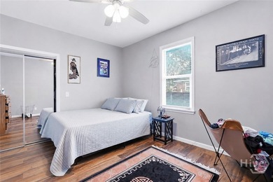 Welcome to an exceptional investment opportunity in a convenient - photo 18