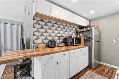 Welcome to an exceptional investment opportunity in a convenient - photo 24