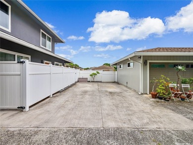Two homes on one lot. Live in one, rent the other, and let the - photo 4