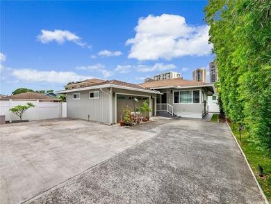 Two homes on one lot. Live in one, rent the other, and let the - photo 5