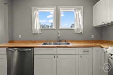 Welcome to an exceptional investment opportunity in a convenient - photo 38