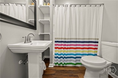 Welcome to an exceptional investment opportunity in a convenient - photo 47
