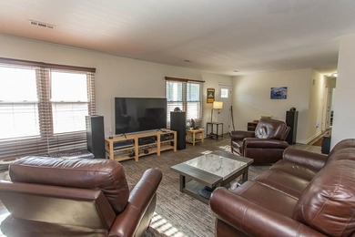 NO HOA's on this well maintained 3 bed 2 bath home with an open - photo 3