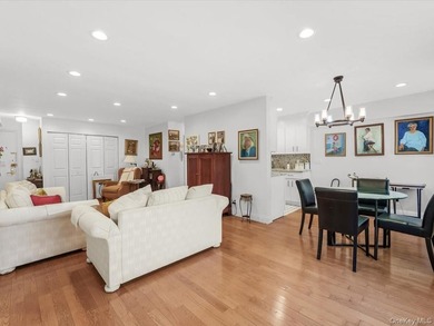 Mint! Corner 2 Bedroom and 2 New Baths. Brand new eat-in kitchen - photo 7