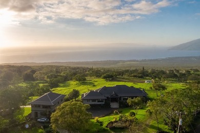 A truly rare offering in coveted Keokea. This exceptional - photo 7