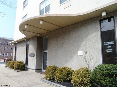 Fourth floor two bdrm Condo at the Landmark Towers a block away - photo 4