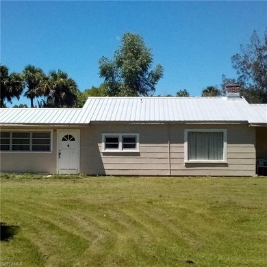 Caloosahatchee River Home For Sale in Labelle Florida