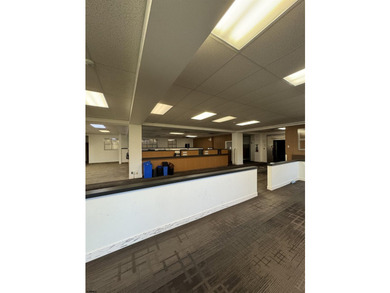 PRIME OFFICE BUILDING FOR SALE. Total building is approx. 15 - photo 2