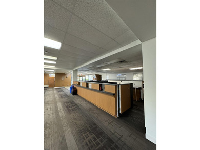 PRIME OFFICE BUILDING FOR SALE. Total building is approx. 15 - photo 3
