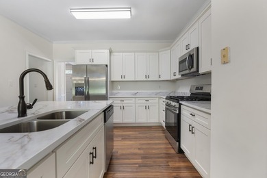 Spacious, stylish, and move-in ready! This beautifully updated - photo 15