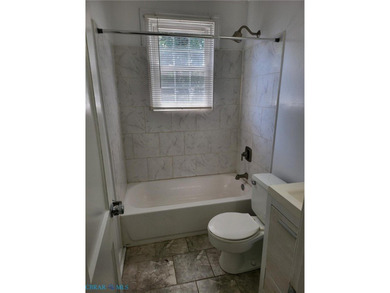 Yes, Move-in ready single family home under $200K! Cute 2 - photo 15