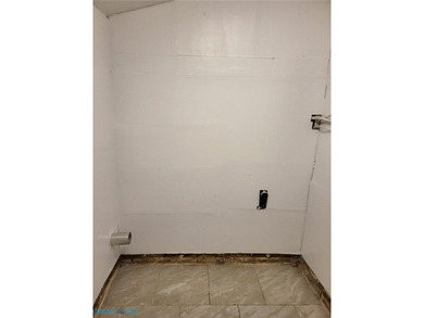 Yes, Move-in ready single family home under $200K! Cute 2 - photo 22