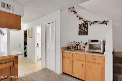 Take a look at this charming 2-bedroom, 2.5-bath townhouse - photo 7