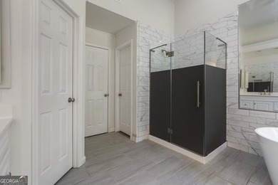 Spacious, stylish, and move-in ready! This beautifully updated - photo 29