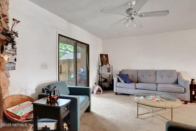 Take a look at this charming 2-bedroom, 2.5-bath townhouse - photo 9