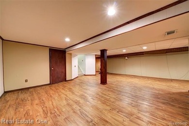 Welcome to 3125 Commerce Rd., in Milford Township! This - photo 46