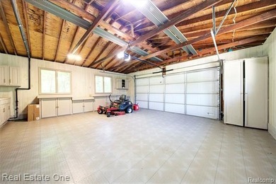 Welcome to 3125 Commerce Rd., in Milford Township! This - photo 49
