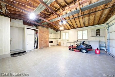 Welcome to 3125 Commerce Rd., in Milford Township! This - photo 50