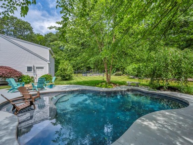 Killingworth CT - Stunning Colonial of 4072 sf. This 4 bedroom