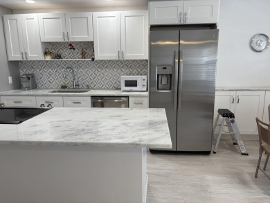 Lake Condo For Sale in Boca Raton, Florida
