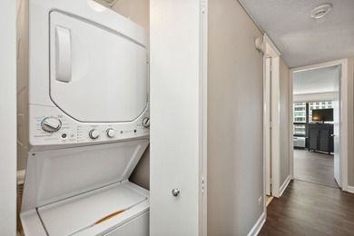 RARELY Available High Floor, SOUTH EAST Corner 2 Bedroom, 1 - photo 17