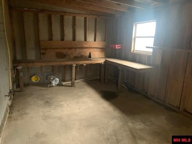 Great buy on a 2,000 sq ft home (3 bdrm/2 bath) fronting scenic