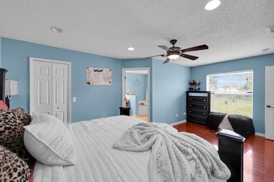 Spacious 3 bedroom, 2 bath CBS home offering just over 2,000 - photo 20