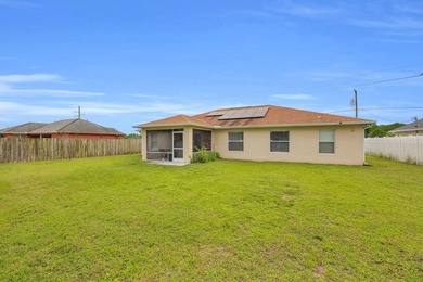 Spacious 3 bedroom, 2 bath CBS home offering just over 2,000 - photo 31
