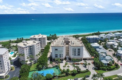 Light-filled & spacious is this luxurious OCEANFRONT 2-bedroom - photo 1