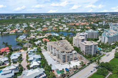 Light-filled & spacious is this luxurious OCEANFRONT 2-bedroom - photo 4