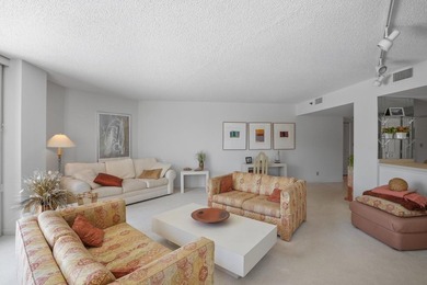 Light-filled & spacious is this luxurious OCEANFRONT 2-bedroom - photo 7