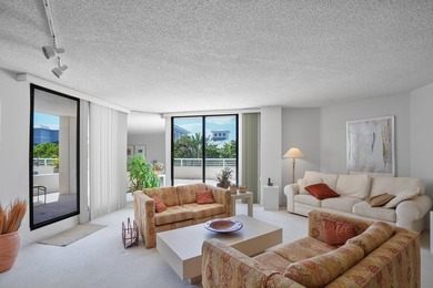 Light-filled & spacious is this luxurious OCEANFRONT 2-bedroom - photo 9