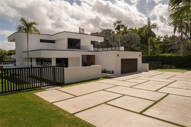 Exquisite modern estate located in the prestigious Village of - photo 6
