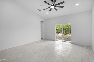 UPDATE this property is now fully rented with two tenants in - photo 11