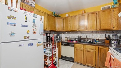 Welcome to this spacious 3-bedroom, 2-bathroom condo located on - photo 9