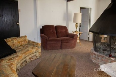 Located in the scenic mountain community of Alta Sierra, this - photo 3