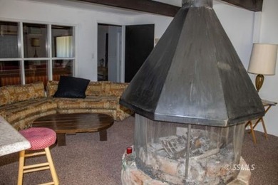 Located in the scenic mountain community of Alta Sierra, this - photo 4