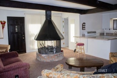 Located in the scenic mountain community of Alta Sierra, this - photo 5