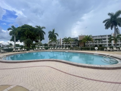 Lakes at Century Village Condo For Sale in Boca Raton Florida