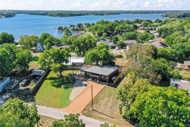 Lake Home For Sale in Gainesville, Texas