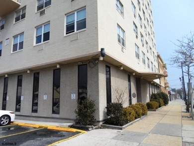 Tenth Floor, Two bdrm Condo at the Landmark Towers a block away - photo 3