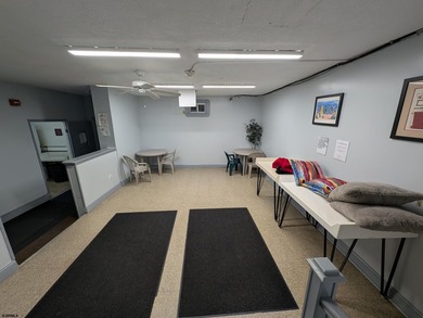Tenth Floor, Two bdrm Condo at the Landmark Towers a block away - photo 7