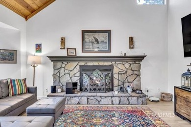 This lovely home is only 5 minutes away from the center of town - photo 12