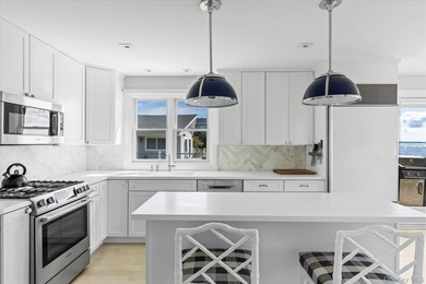 Experience the ultimate in North Fork waterfront living at this - photo 8
