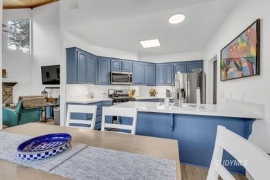 This lovely home is only 5 minutes away from the center of town - photo 20